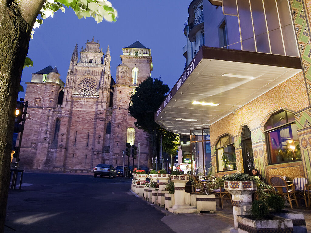 Hôtel Mercure Rodez Cathédrale Exterior foto